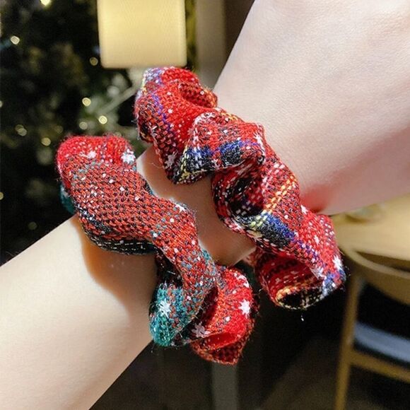 NEW! Tweed Christmas Plaid Scrunchie Set - Picture 7 of 9